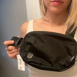 Lululemon BRAND NEW WITH TAGS Everywhere belt bag 1L